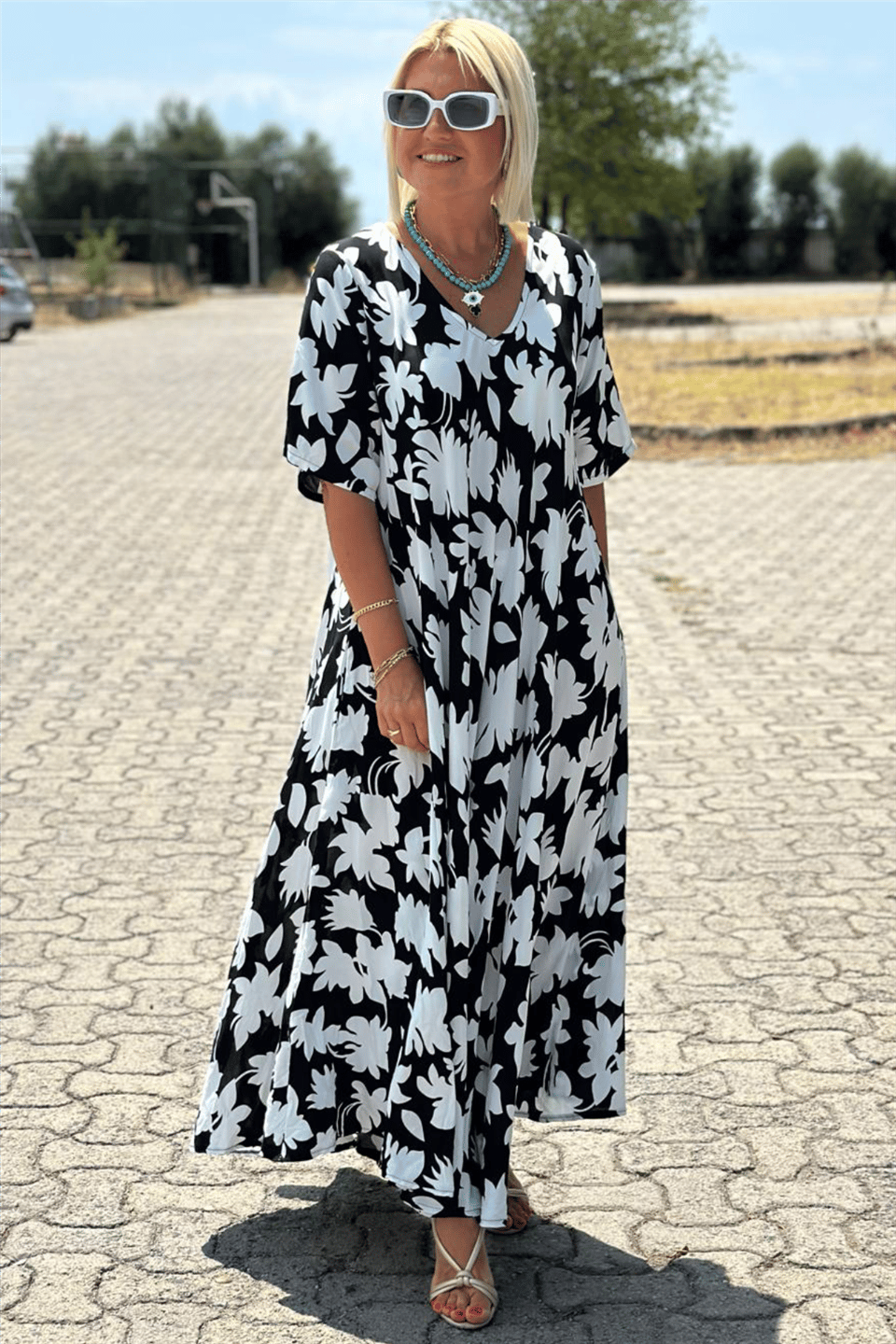 AMPARO | Elegancka luźna sukienka maskująca brzuch