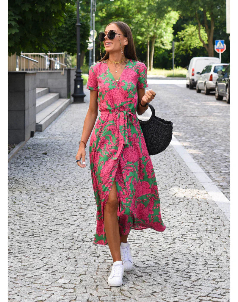 EVA | Elegancka Sukienka z Dekoltem w Serek i Zakryciem Brzucha