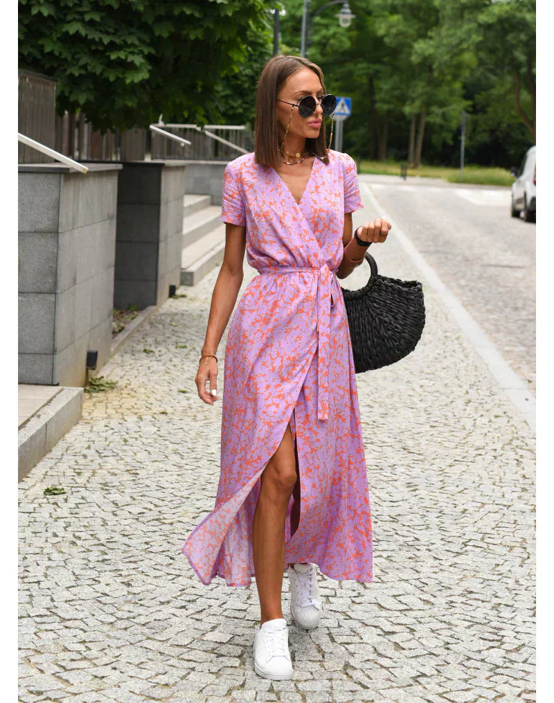 EVA | Elegancka Sukienka z Dekoltem w Serek i Zakryciem Brzucha